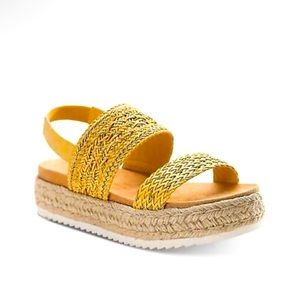 Super comfy yellow and brown sandals!